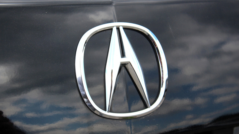 Acura MDX logo and emblem