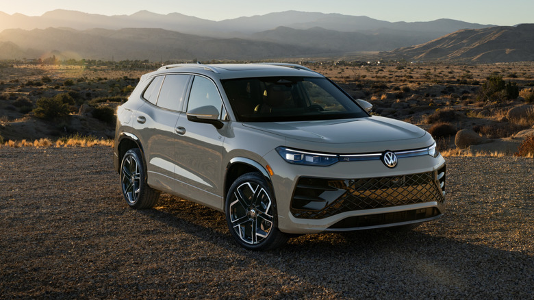 Front profile of 2025 Volkswagen Tiguan.