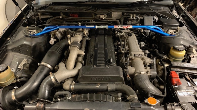 1JZ-GTE engine in an engine bay