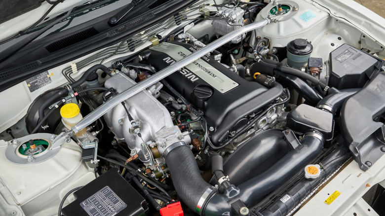 Overhead view of Nissan SR20DET engine in S14 Silvia.