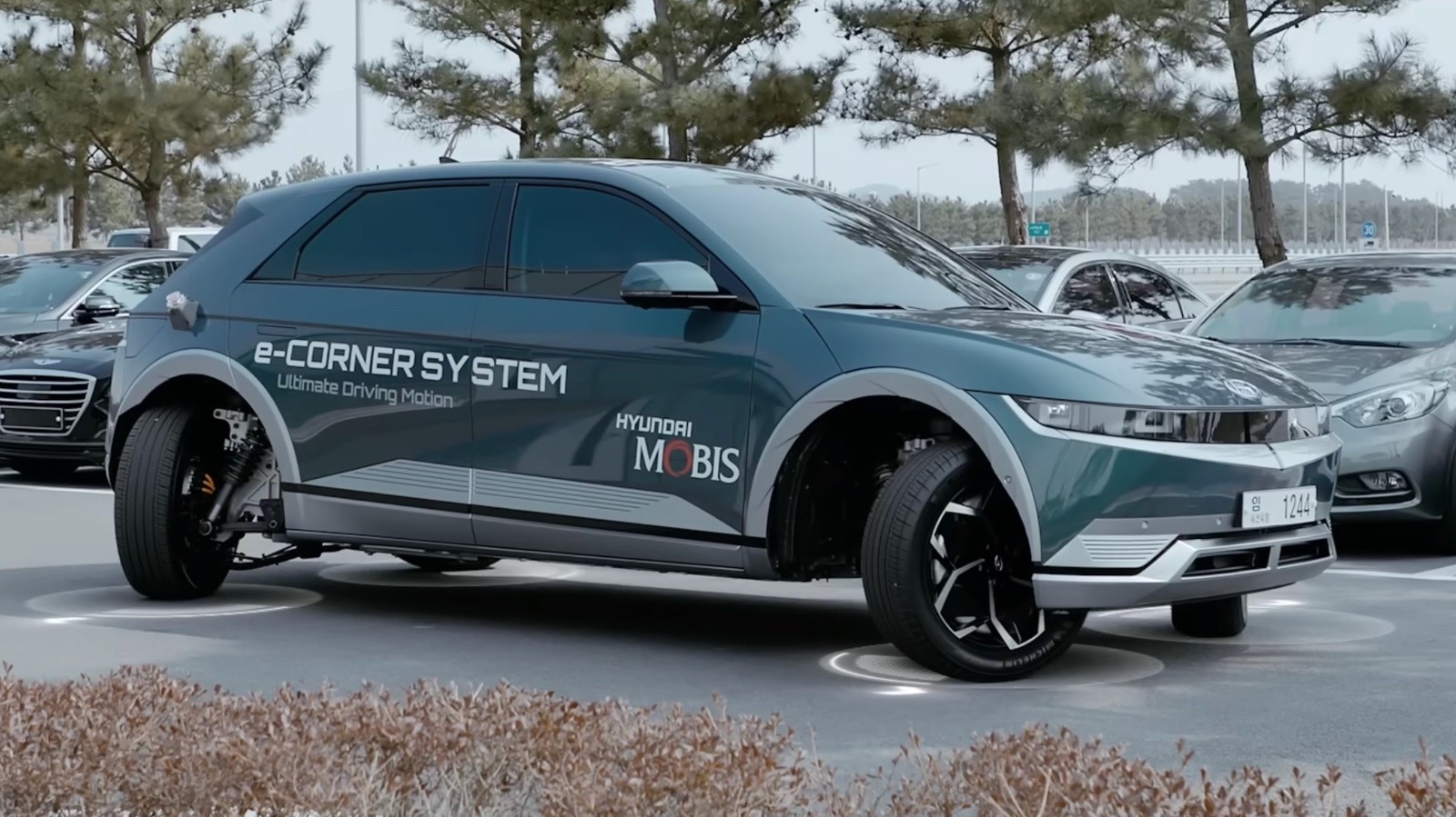 This CrabWalking Hyundai EV Could End Our Parallel Parking Nightma...