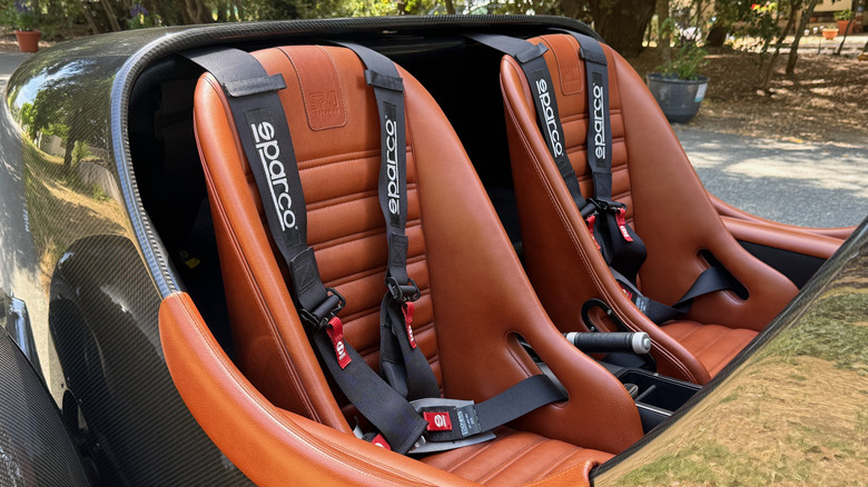 SP40 Restomod Roadster seats with Sparco four-point harnesses