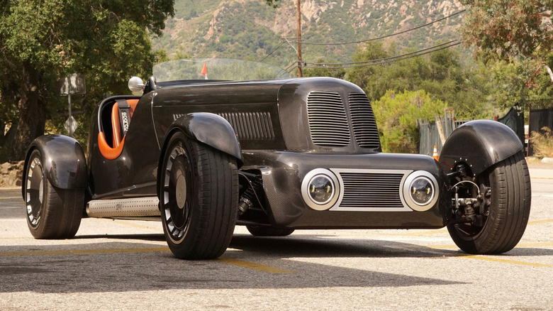 SP40 Restomod Roadster parked at The Rock Store