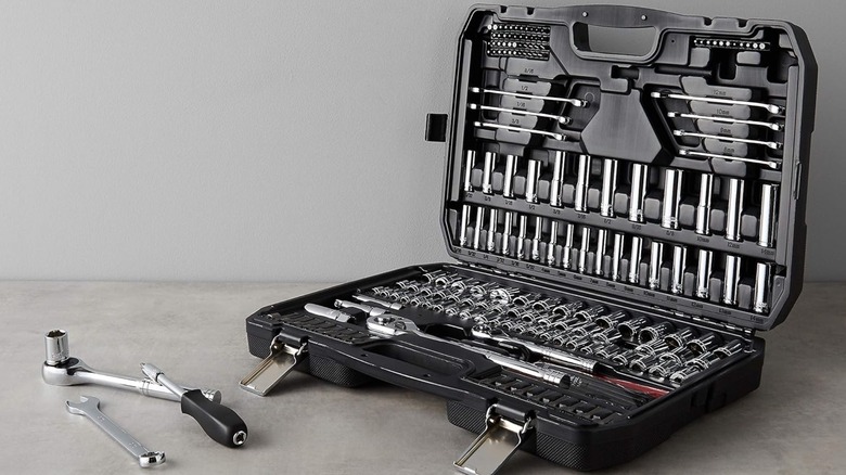 Picture showing tools included in Amazon Basic Mechanic's Kit