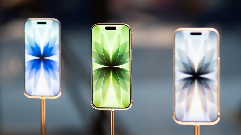 iPhone 17 units on display