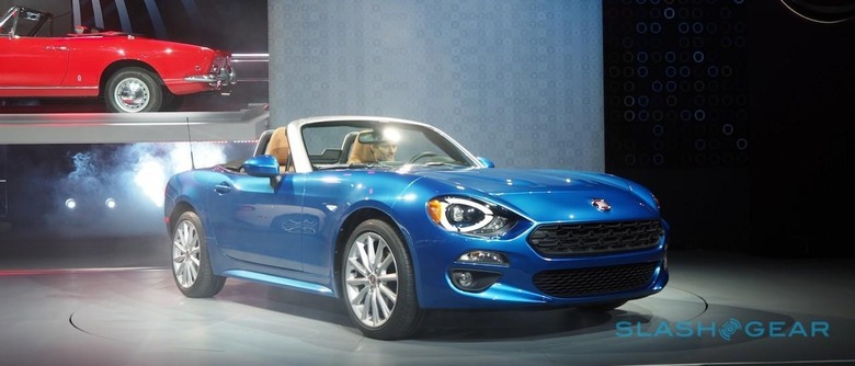 2017-fiat-124-spider-22