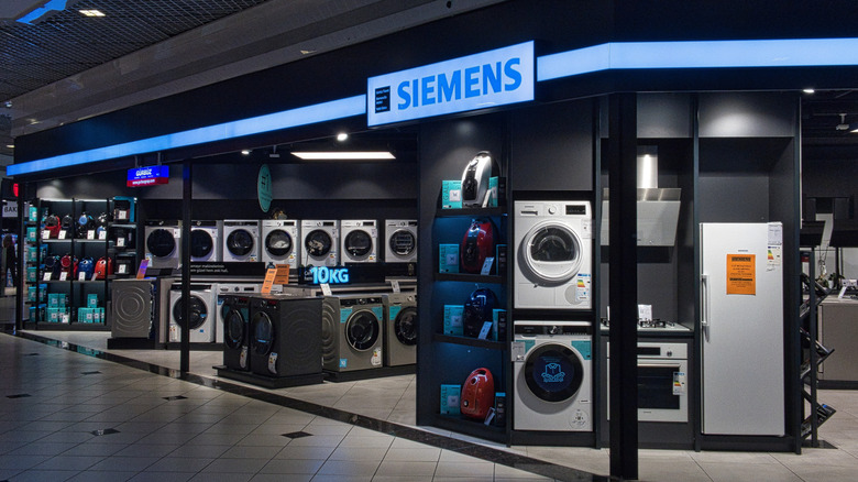 siemens electronic section in a store