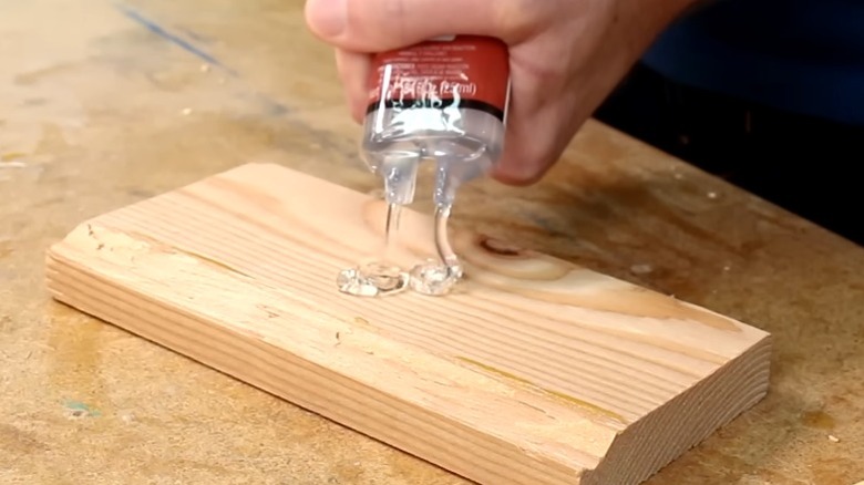 Steve Ramsey mixing 5 min epoxy on scrap wood