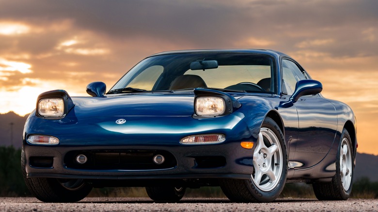 Mazda RX-7 with pop-up headlights