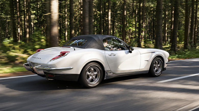 Rear 3/4 view of the Mitsuoka LA1 on the road