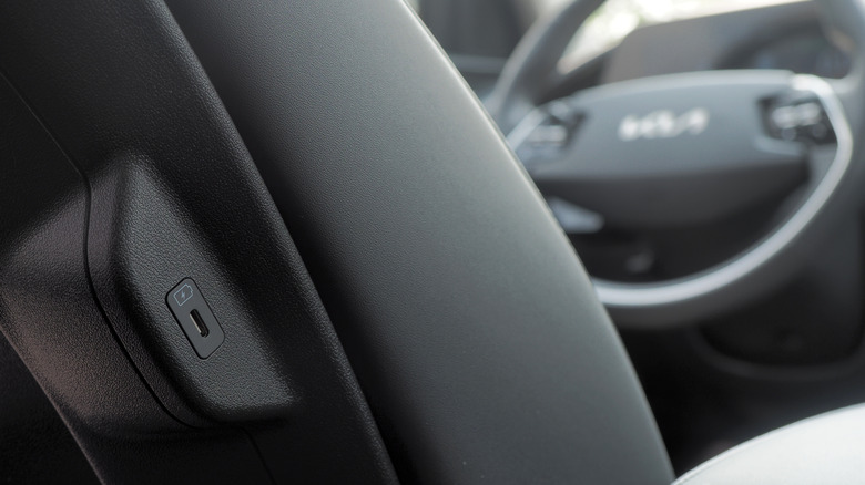 Kia Niro USB port