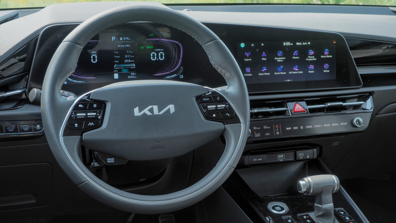 This Kia Cabin Feature Is Genius All Automakers Should Steal – SlashGear