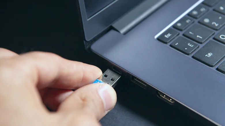 This May Be Why Your USB Drive's Transfer Speeds Are So Slow (And How To Fix It)