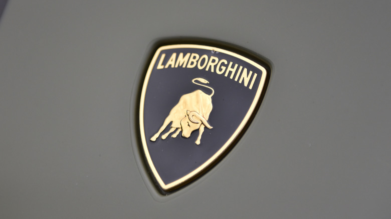 Lamborghini vehicle badget
