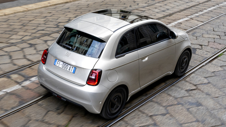 Rear 3/4 view of 2025 Fiat 500e