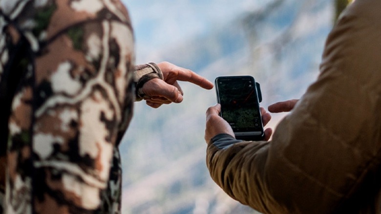 People using onX Hunt app