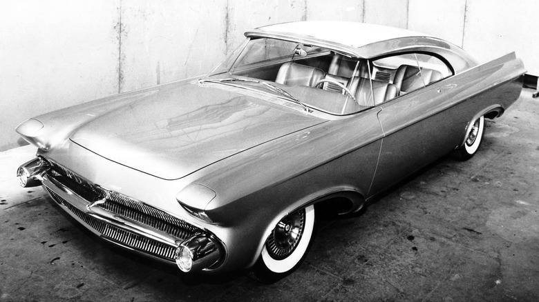 Front 3/4 view of Chrysler Norseman
