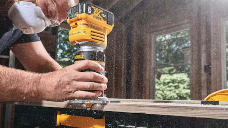 The DeWalt 20V Max Compact Router