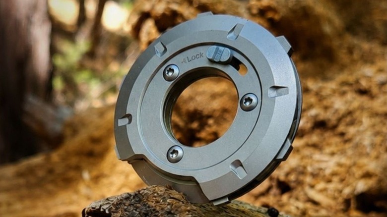 An image of the GEO multitool with natural background