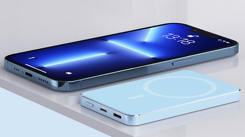 This Portable Power Pack Wirelessly Charges Your IPhone At A Price You 