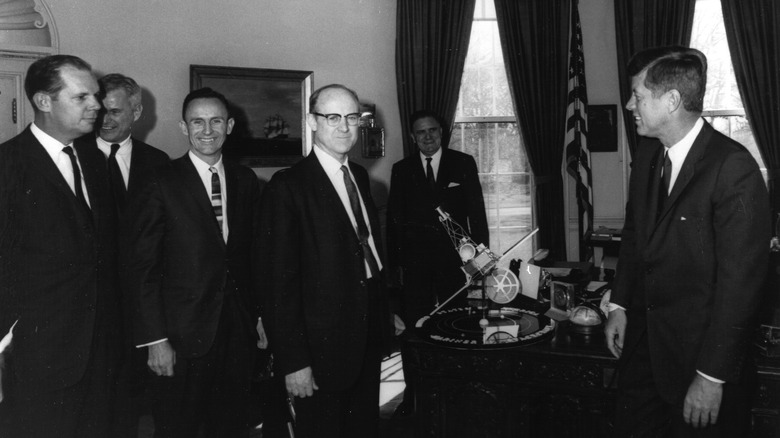 President Kennedy with Mariner 2 model