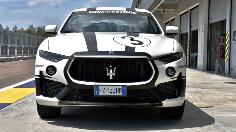 Maserati Levante Trofeo front view.