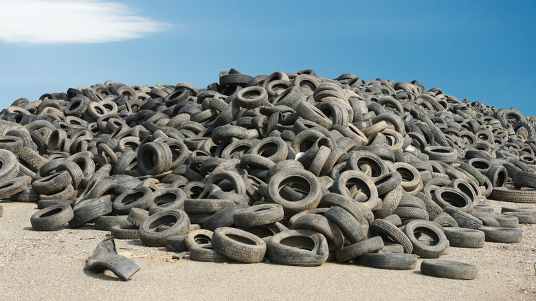 Big pile of used tires