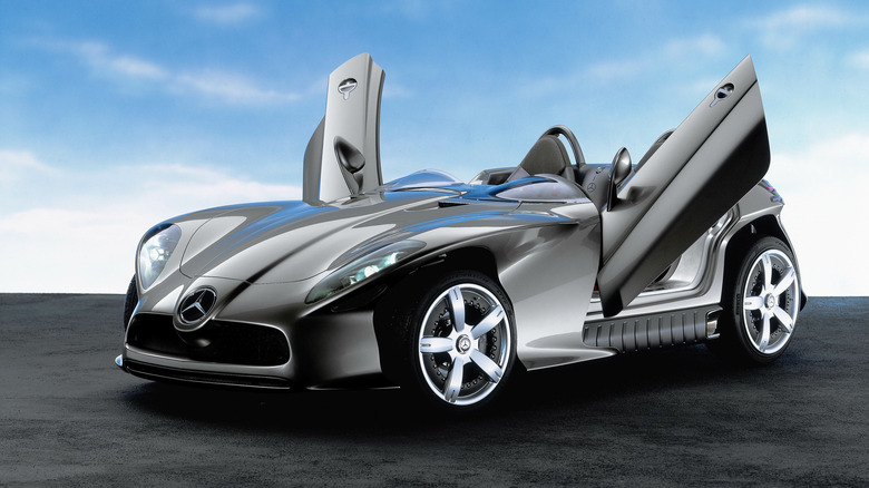 Mercedes-Benz F 400 Carving concept car