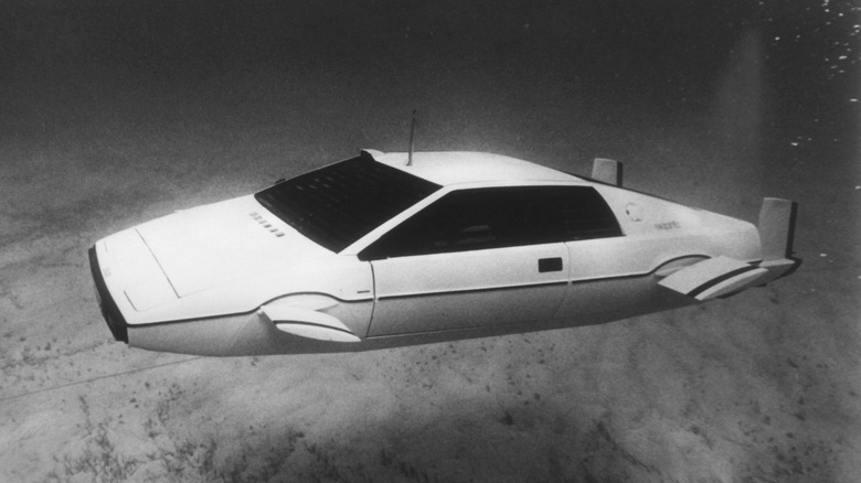 James Bond's underwater Lotus Esprit