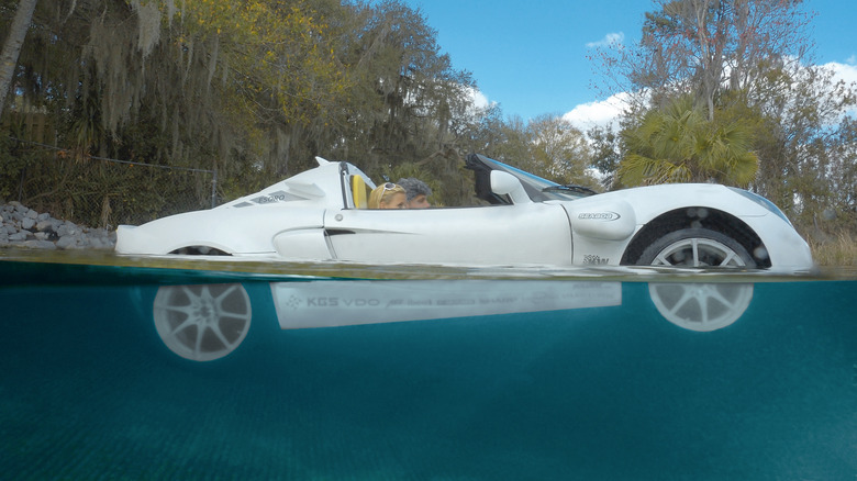 Rinspeed Squba floating on water