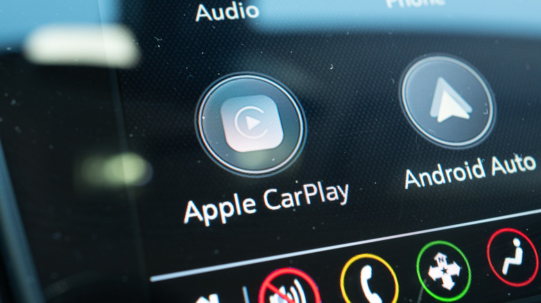 Android Auto and Apple CarPlay on an infotainment screen