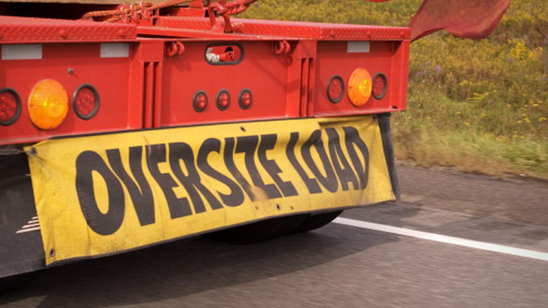 An oversized load sign on a semi trailer