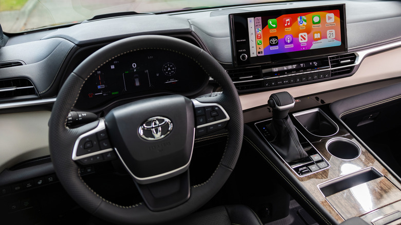 The interior of the Toyota Sienna, from the driver's seat