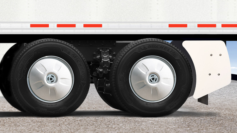 Side view of FlowBelow AeroSlider system mounted on trailer.