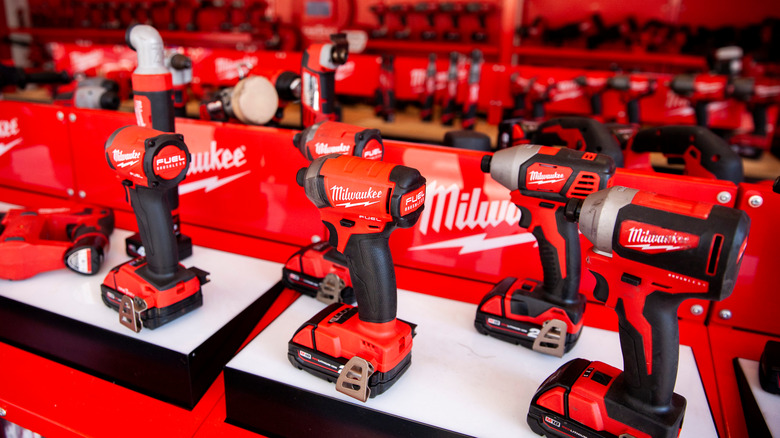 milwaukee power tool display