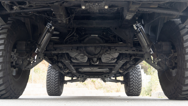 Pit26 Motorsports G-Wagon rear axle detail