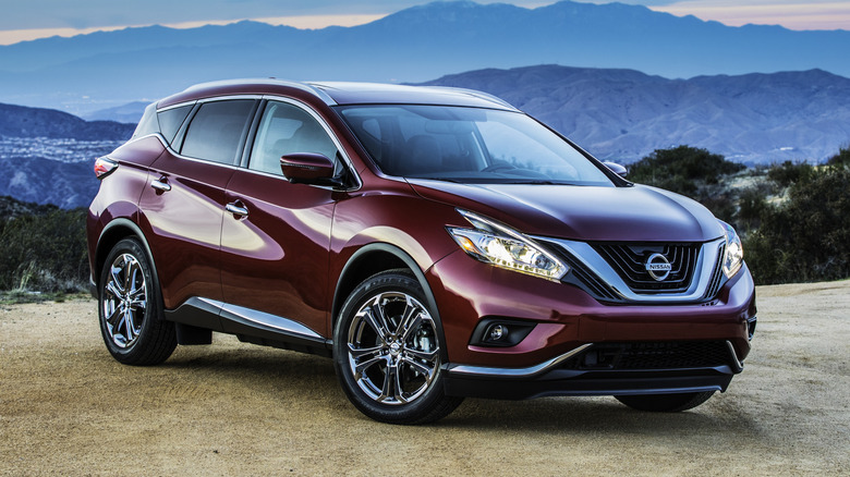 2018 Nissan Murano parked at top of a hill
