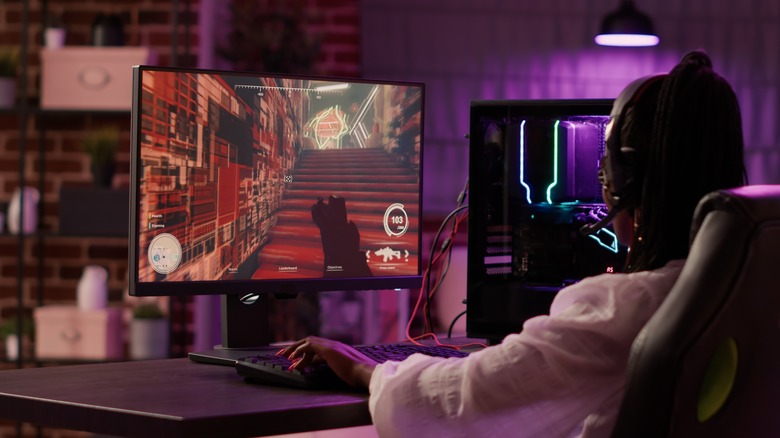 playing games on PC monitor