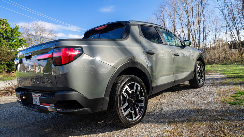 2026 Hyundai Santa Cruz right rear three-quarter view