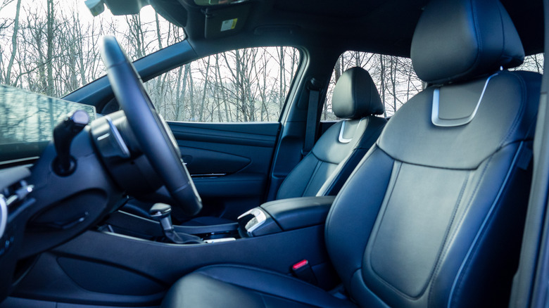 2026 Hyundai Santa Cruz front seats