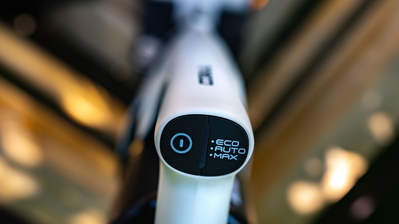 The controls of the Tineco Pure ONE Station 5.