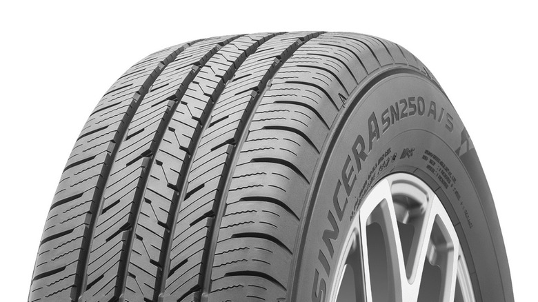 Falken Sincera SN250 A/S tire