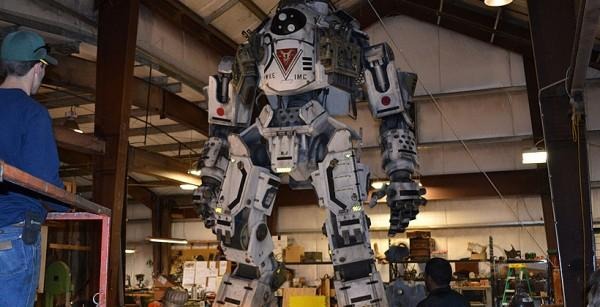 Titanfall Life-Size Titans Behind The Scenes With Daniel's Wood Land -  SlashGear