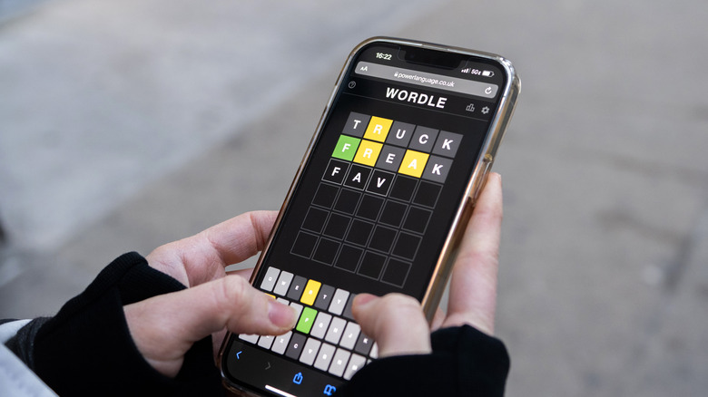 Playing Wordle on smartphone