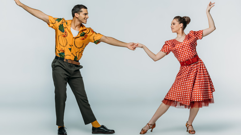 couple dancing 