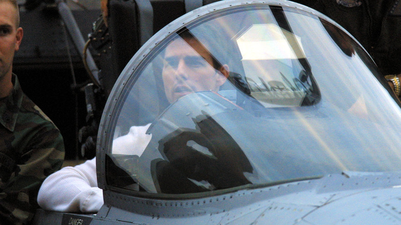 Tom Cruise in F-16