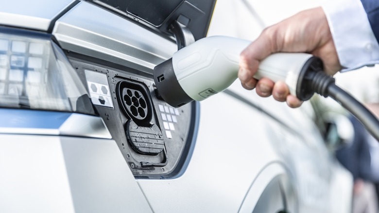 too-much-too-fast-the-growing-issue-that-faces-electric-vehicles