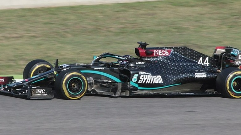 2020 W11 F1 car driving track