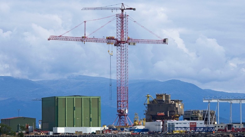 A Kroll K-10000 crane in a shipyard.