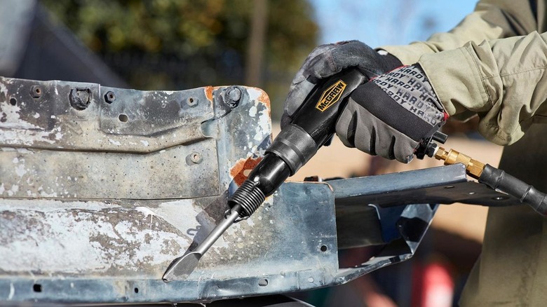 Using a McGraw air hammer